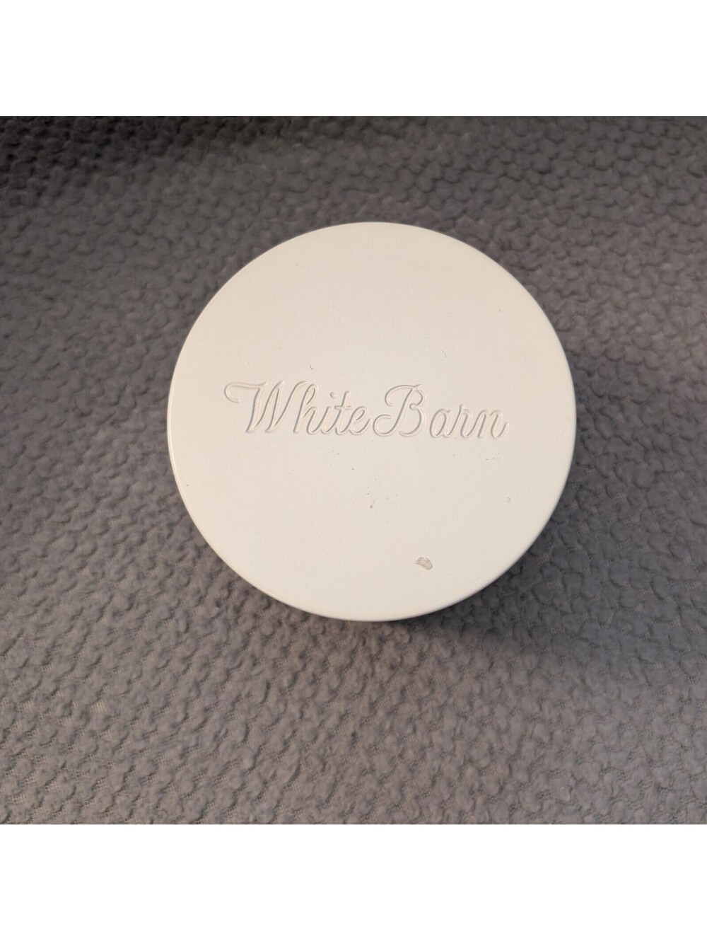 Bath & Body Works White Barn Linen & Lavender 3-Wick Candle 14.5 oz Discontinued - Picture 2 of 3